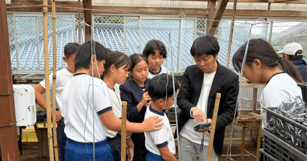 自ら考え、判断する力を育てる授業〜南種子町 平山小学校 データを活用した出前授業の取り組み〜